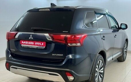 Mitsubishi Outlander III рестайлинг 3, 2019 год, 2 250 000 рублей, 4 фотография