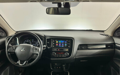Mitsubishi Outlander III рестайлинг 3, 2019 год, 2 250 000 рублей, 5 фотография