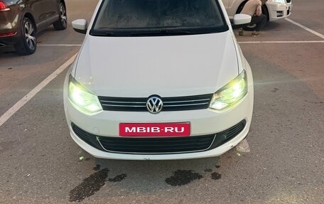 Volkswagen Polo VI (EU Market), 2014 год, 1 000 000 рублей, 2 фотография