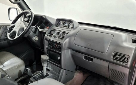 Mitsubishi Pajero III рестайлинг, 1998 год, 730 000 рублей, 11 фотография
