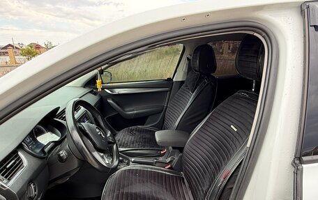 Skoda Octavia, 2018 год, 1 825 000 рублей, 10 фотография