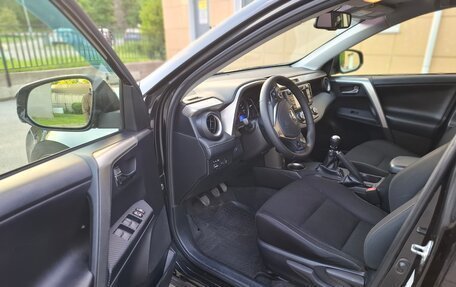 Toyota RAV4, 2015 год, 2 300 000 рублей, 5 фотография