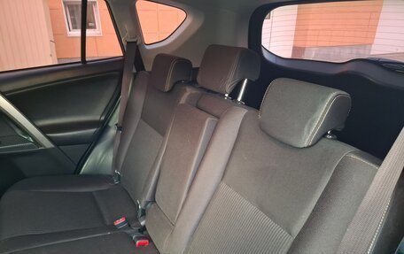 Toyota RAV4, 2015 год, 2 300 000 рублей, 18 фотография