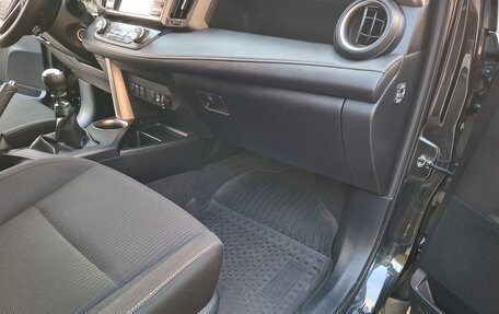 Toyota RAV4, 2015 год, 2 300 000 рублей, 23 фотография