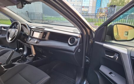 Toyota RAV4, 2015 год, 2 300 000 рублей, 22 фотография