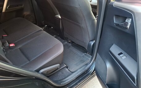 Toyota RAV4, 2015 год, 2 300 000 рублей, 24 фотография