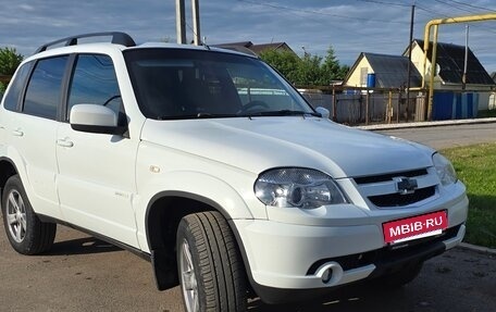 Chevrolet Niva I рестайлинг, 2014 год, 535 000 рублей, 3 фотография