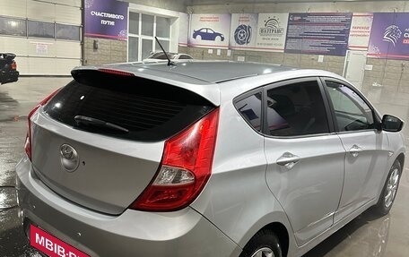 Hyundai Solaris II рестайлинг, 2011 год, 700 000 рублей, 6 фотография