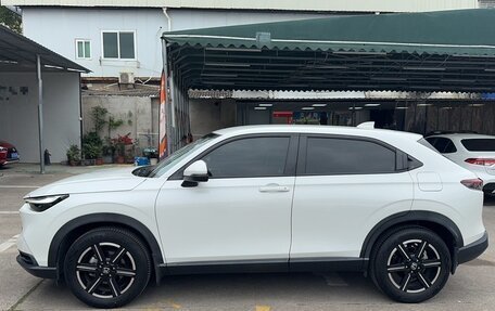 Honda Vezel, 2022 год, 1 655 000 рублей, 2 фотография