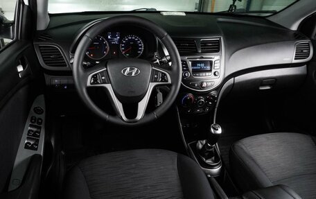 Hyundai Solaris II рестайлинг, 2015 год, 1 125 000 рублей, 6 фотография