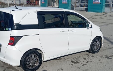 Honda Freed I, 2014 год, 1 300 000 рублей, 3 фотография