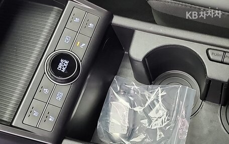 Hyundai Kona, 2023 год, 1 867 009 рублей, 12 фотография