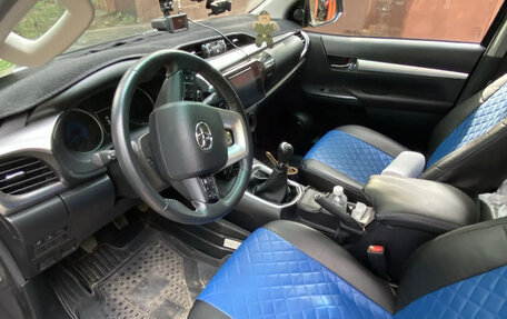 Toyota Hilux VIII, 2018 год, 4 500 000 рублей, 8 фотография