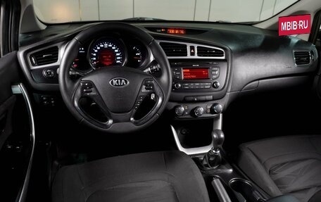 KIA cee'd III, 2013 год, 999 000 рублей, 6 фотография