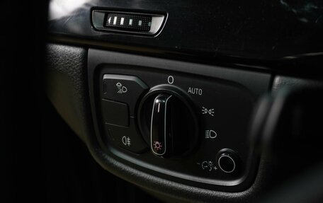 Audi A8, 2011 год, 1 799 000 рублей, 23 фотография