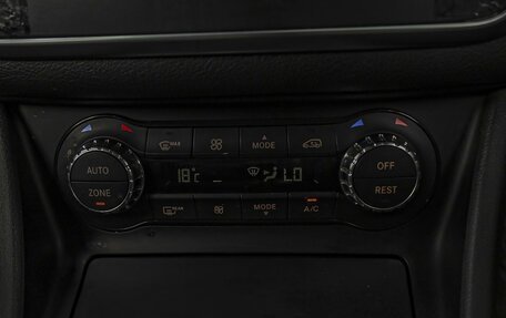 Mercedes-Benz GLA, 2015 год, 1 830 000 рублей, 14 фотография