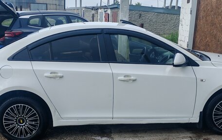 Chevrolet Cruze II, 2013 год, 700 000 рублей, 3 фотография