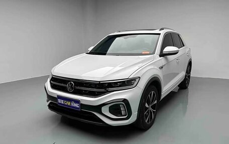 Volkswagen T-Roc I, 2023 год, 1 489 009 рублей, 3 фотография