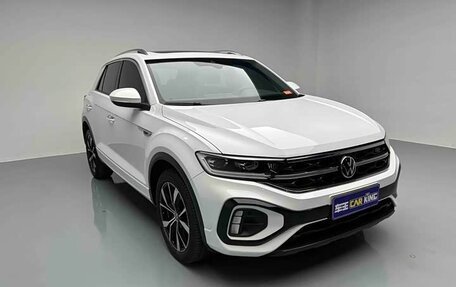 Volkswagen T-Roc I, 2023 год, 1 489 009 рублей, 2 фотография