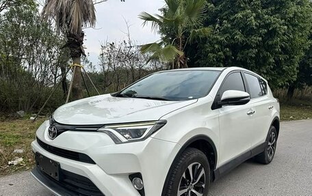 Toyota RAV4, 2019 год, 1 890 002 рублей, 14 фотография