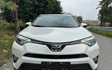 Toyota RAV4, 2019 год, 1 890 002 рублей, 3 фотография