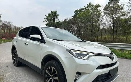 Toyota RAV4, 2019 год, 1 890 002 рублей, 15 фотография