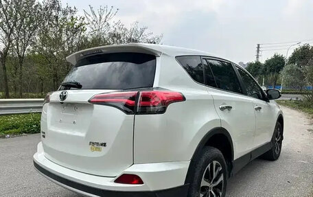 Toyota RAV4, 2019 год, 1 890 002 рублей, 4 фотография