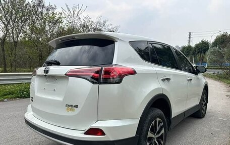 Toyota RAV4, 2019 год, 1 890 002 рублей, 18 фотография