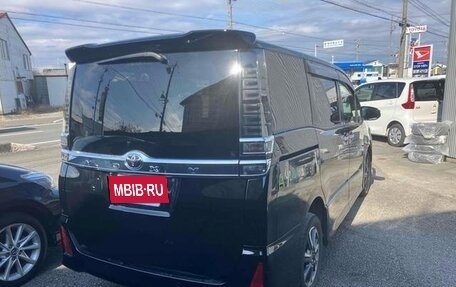 Toyota Voxy III, 2021 год, 1 800 000 рублей, 5 фотография