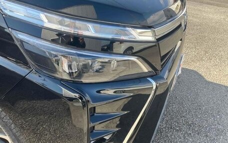 Toyota Voxy III, 2021 год, 1 800 000 рублей, 24 фотография