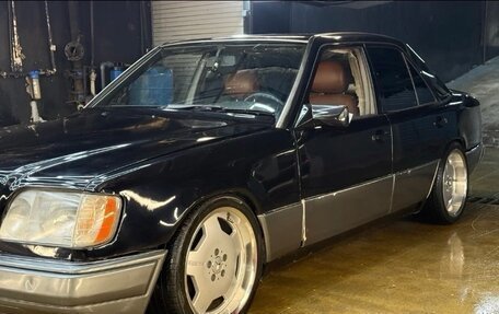 Mercedes-Benz E-Класс, 1993 год, 279 000 рублей, 3 фотография