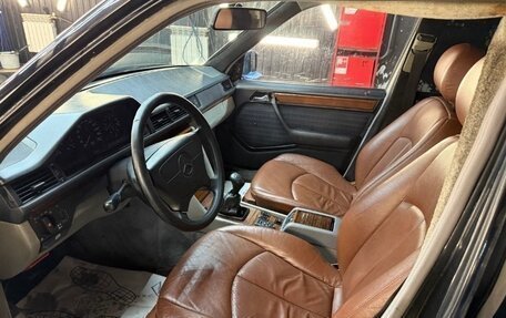 Mercedes-Benz E-Класс, 1993 год, 279 000 рублей, 5 фотография