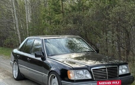 Mercedes-Benz E-Класс, 1993 год, 279 000 рублей, 2 фотография
