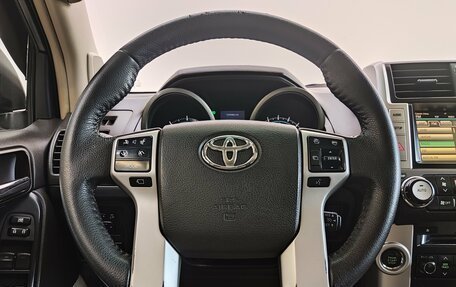 Toyota Land Cruiser Prado 150 рестайлинг 2, 2010 год, 2 600 000 рублей, 10 фотография