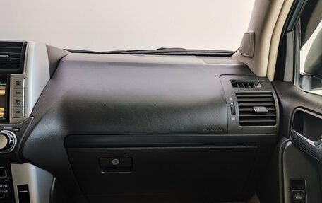 Toyota Land Cruiser Prado 150 рестайлинг 2, 2010 год, 2 600 000 рублей, 12 фотография