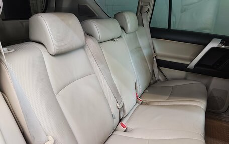 Toyota Land Cruiser Prado 150 рестайлинг 2, 2010 год, 2 600 000 рублей, 23 фотография