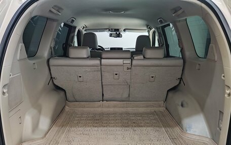 Toyota Land Cruiser Prado 150 рестайлинг 2, 2010 год, 2 600 000 рублей, 37 фотография