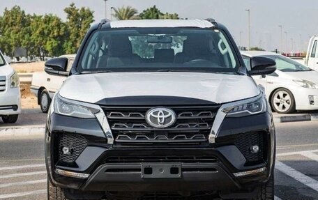 Toyota Fortuner II, 2026 год, 4 811 000 рублей, 2 фотография