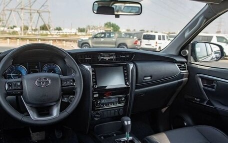 Toyota Fortuner II, 2026 год, 4 811 000 рублей, 10 фотография
