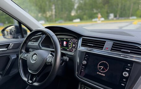 Volkswagen Tiguan II, 2017 год, 2 300 000 рублей, 13 фотография