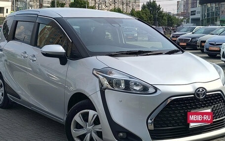 Toyota Sienta II, 2019 год, 1 350 000 рублей, 2 фотография