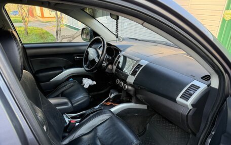 Mitsubishi Outlander III рестайлинг 3, 2007 год, 900 000 рублей, 9 фотография