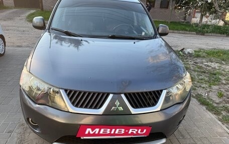 Mitsubishi Outlander III рестайлинг 3, 2007 год, 900 000 рублей, 2 фотография