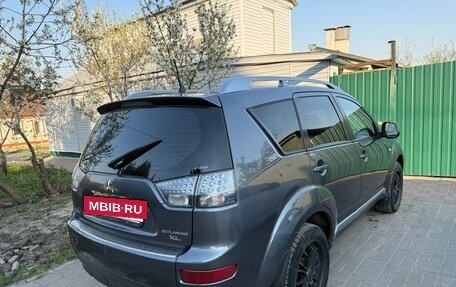 Mitsubishi Outlander III рестайлинг 3, 2007 год, 900 000 рублей, 7 фотография