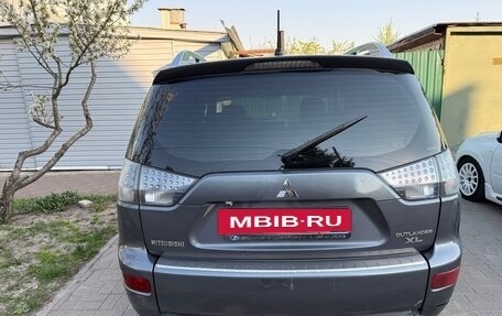 Mitsubishi Outlander III рестайлинг 3, 2007 год, 900 000 рублей, 8 фотография