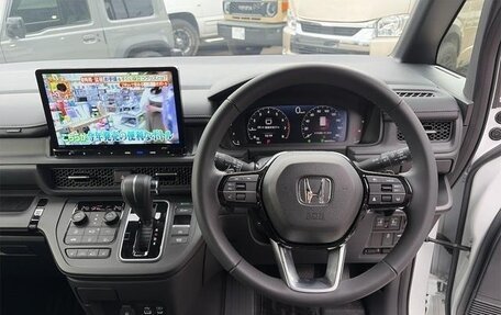Honda Stepwgn, 2022 год, 2 250 000 рублей, 9 фотография