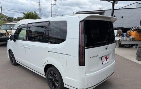 Honda Stepwgn, 2022 год, 2 250 000 рублей, 7 фотография