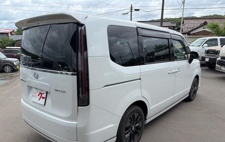 Honda Stepwgn, 2022 год, 2 250 000 рублей, 5 фотография