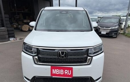 Honda Stepwgn, 2022 год, 2 250 000 рублей, 3 фотография