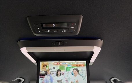 Honda Stepwgn, 2022 год, 2 250 000 рублей, 18 фотография